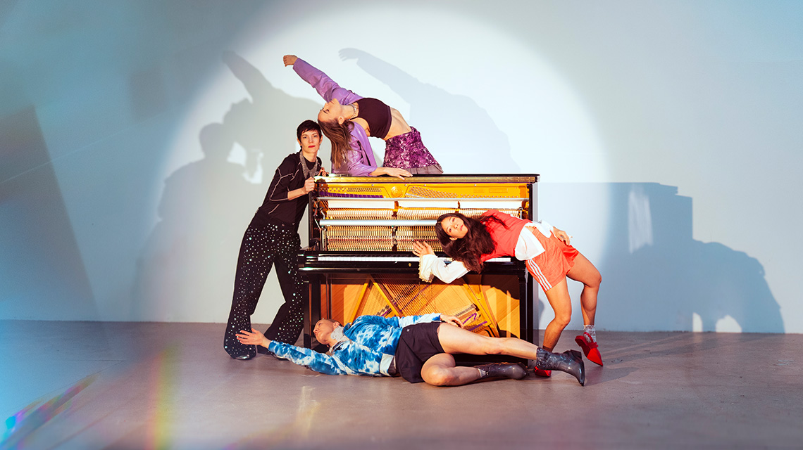 tanz.sucht.theater – BUZZ